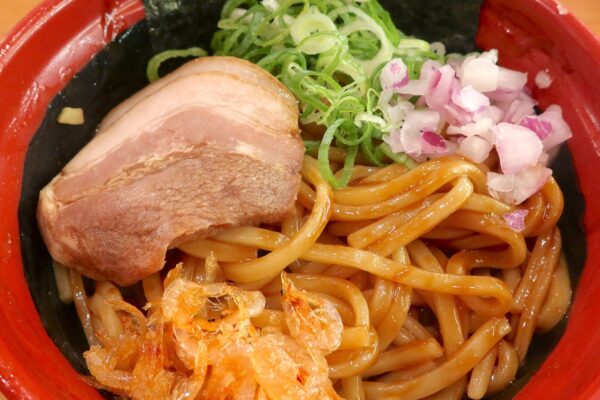 ちいかわコラボが楽しい「くら寿司」でお寿司＆濃厚えびまぜそば