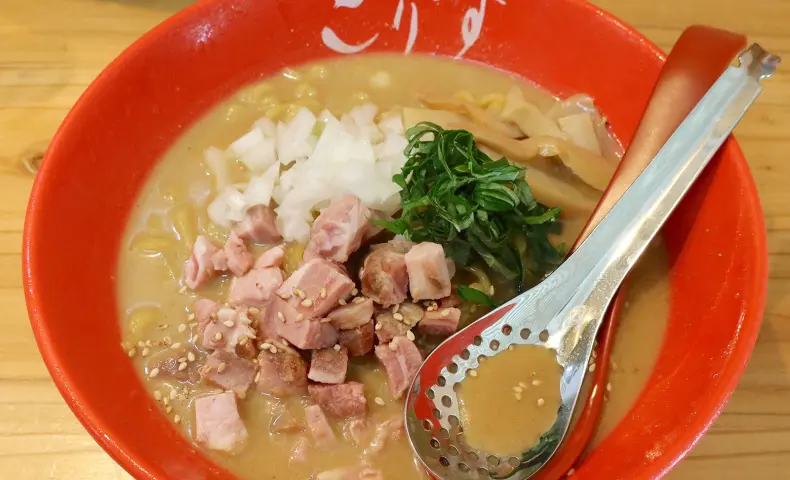 のうれんプラザ「札幌らーめん こりす」で味噌味の冷やしがうまい！ 期間限定・冷やし拉麺