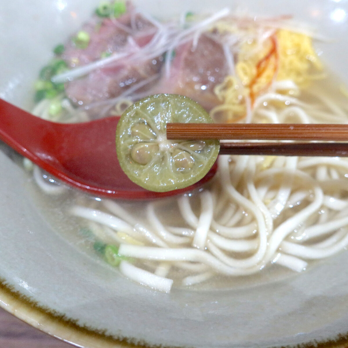 シークワーサーは食べるのかい？