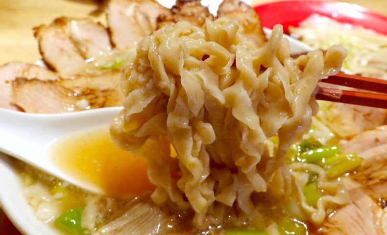ニューオープン！ 宜野湾・普天間「ぶーちんラーメン」で特製ぶーちんラーメン＆つるつる坊主