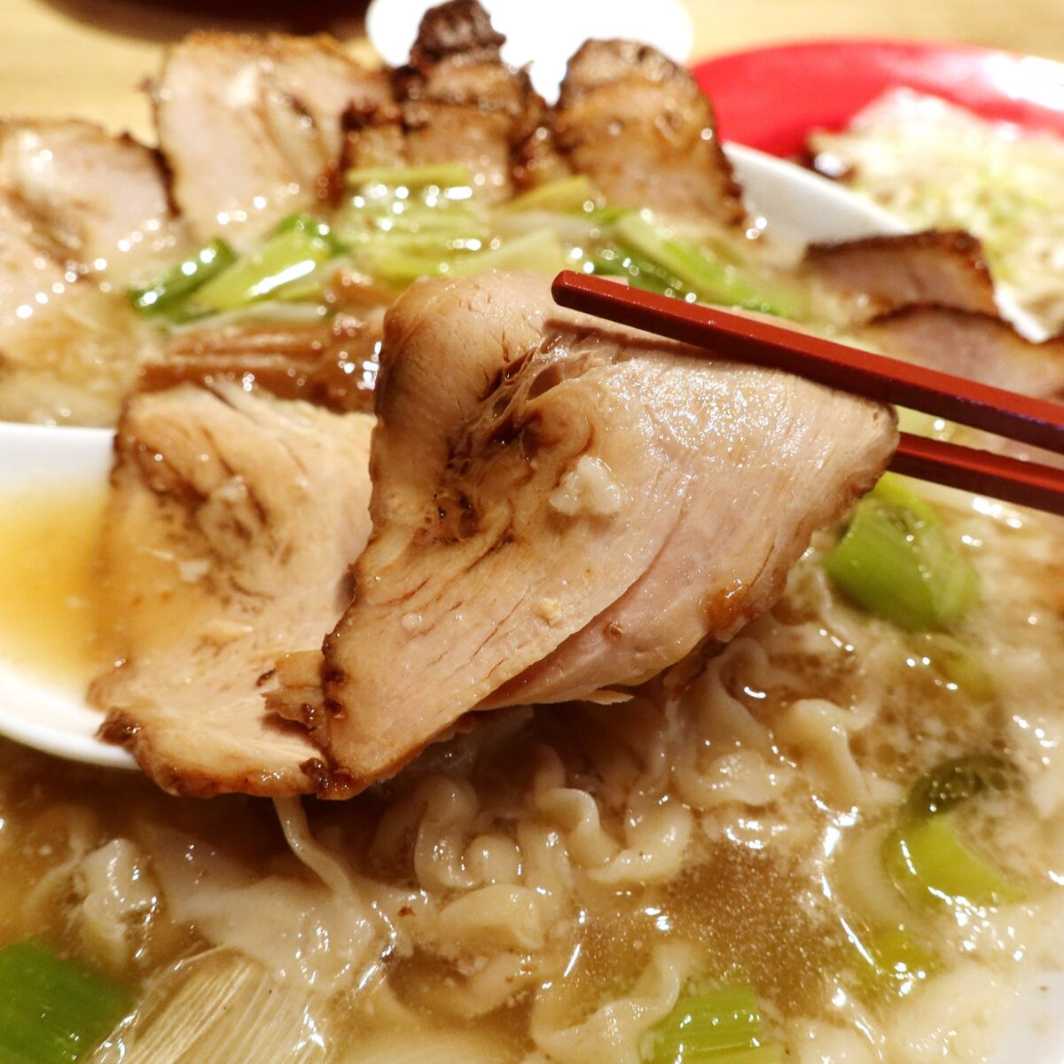 薄切りチャーシュー