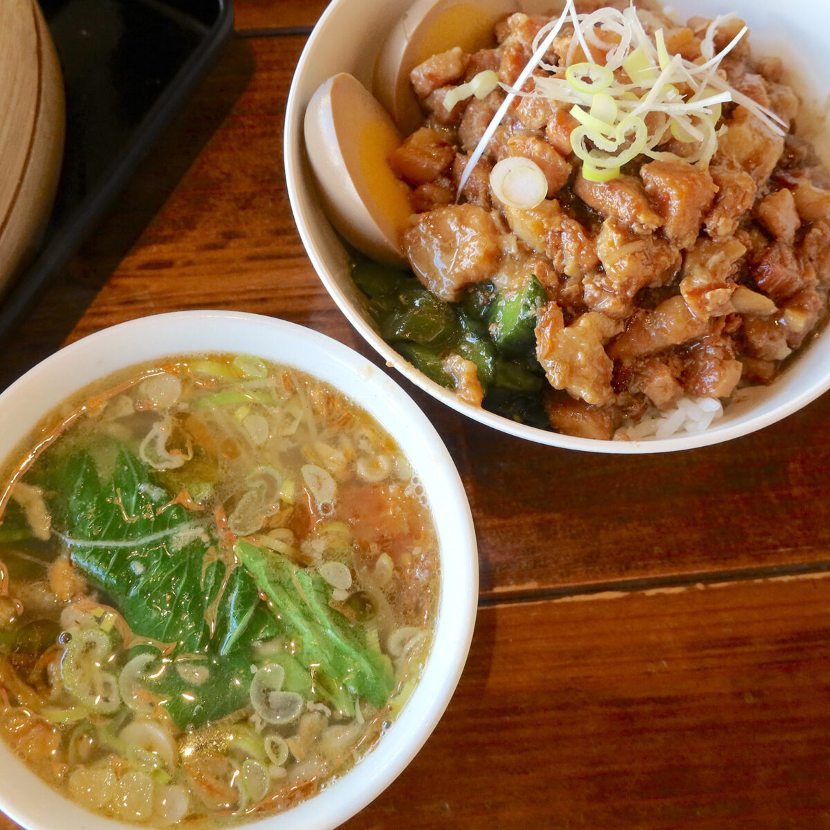 ザーサイと豚肉のスープ(小 350円)&魯肉飯(中 860円)