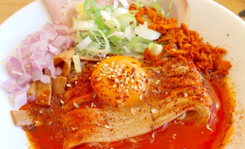 浦添・港川外人住宅「サンチクジュ港川」で限定・冷やし担々麺＋味玉