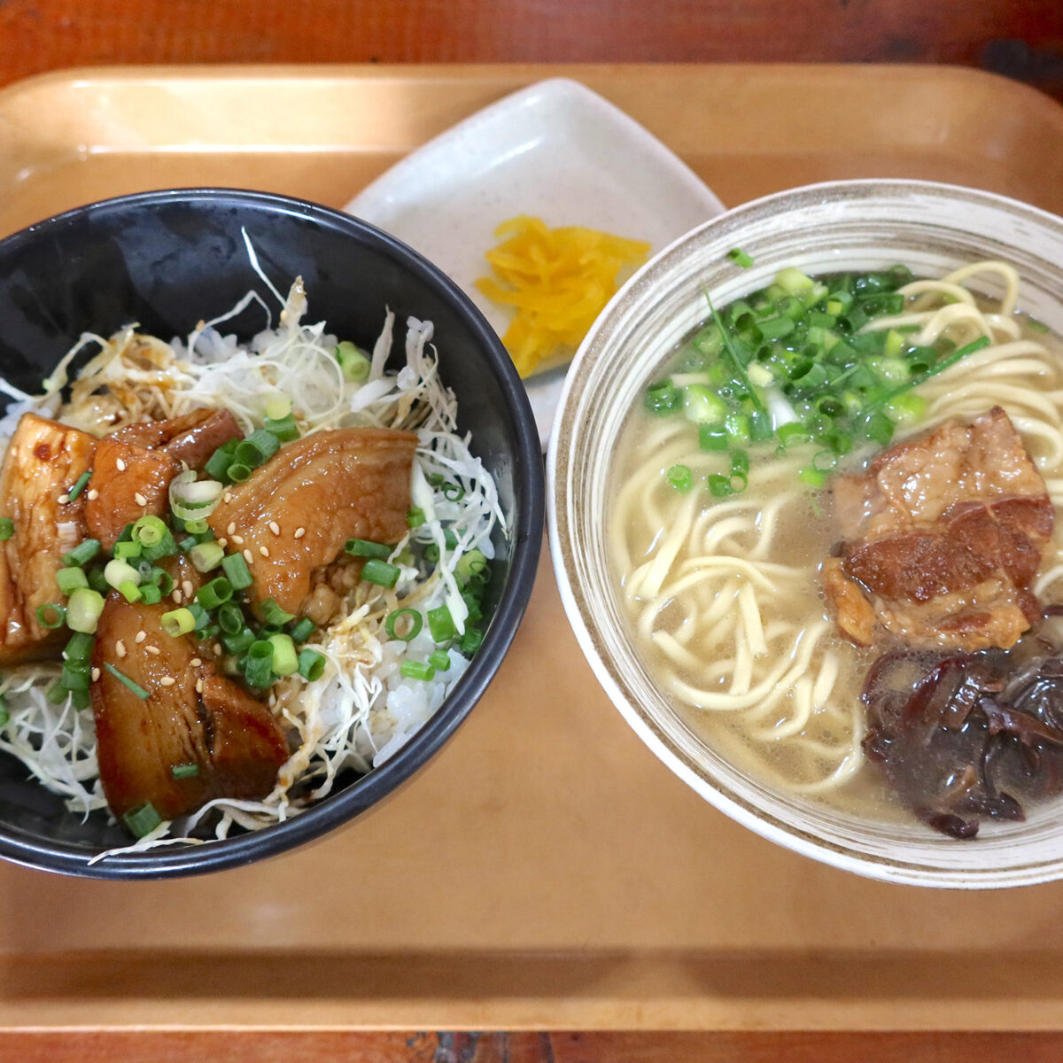 特製 三枚肉丼（1,100円）