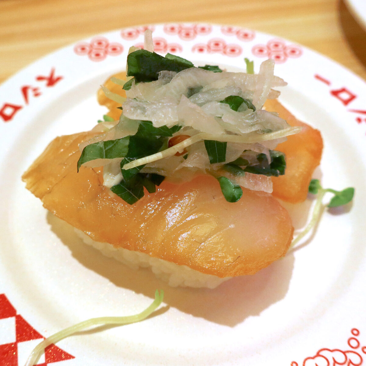 漬け活〆真鯛 わさびマヨ香味野菜（290円）
