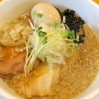 海外から帰ってきたら醤油味! 「志のわ」でおいしいセアブラ醤油味玉のせ&おつまみ炙りチャーシュー
