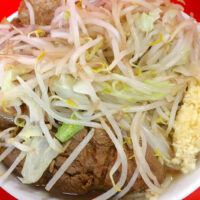 沖縄の公式二郎「ラーメン二郎 沖縄店」の豚増ラーメンは小でもすごいボリュームだった！