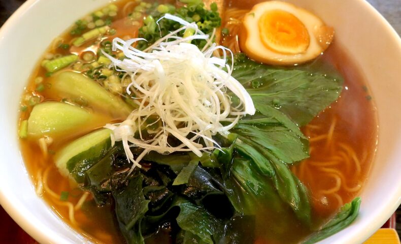 千葉・君津「いなばのしろうさぎ」で藻塩でつくる塩ラーメン・ワニザメ&餃子