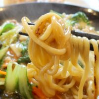 ロードサイドの「餃子の王将」で"夏穫れ"の青森県産にんにくを使ったにんにく激増し餃子＆五目あんかけ焼きそば