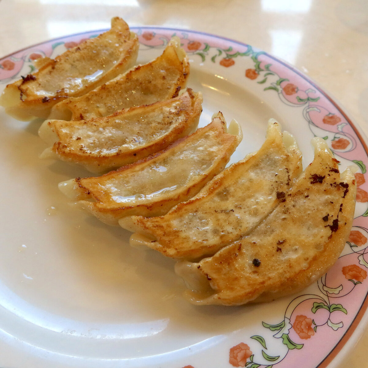 ニンニク激増餃子(385円)