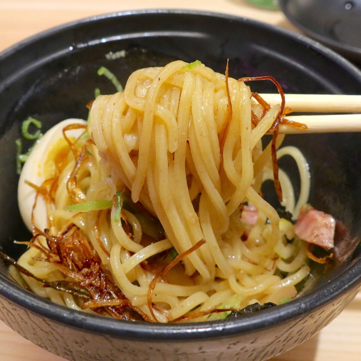 スシローの油そばは違和感のないおいしさ