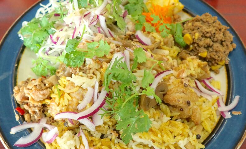 那覇「タマニカレー」にビリヤニ登場！ サラダ＆副菜付・きのことチキンビリヤニ
