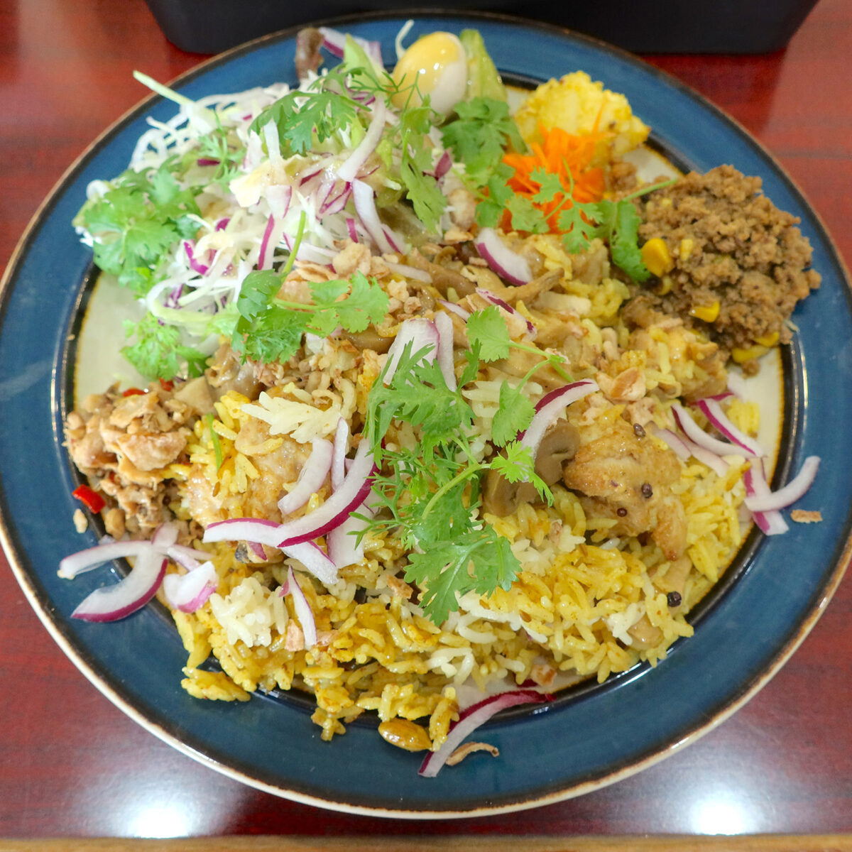 きのことチキンビリヤニ サラダ副菜付（1,300円）