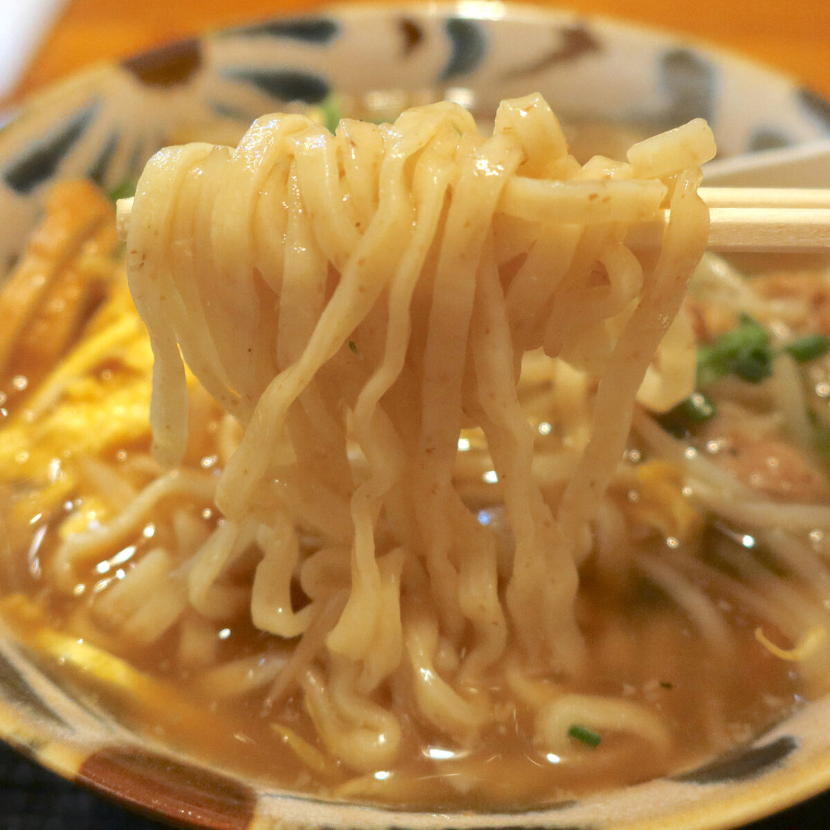 全粒粉入り麺